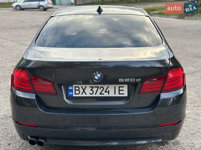 Седан BMW 5 Series 2010 в Нетешине