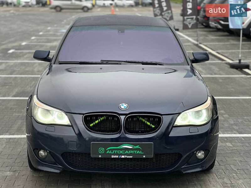 Седан BMW 5 Series 2004 в Киеве