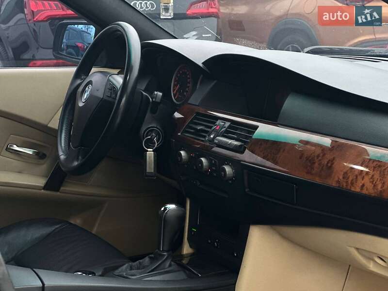 Седан BMW 5 Series 2004 в Киеве