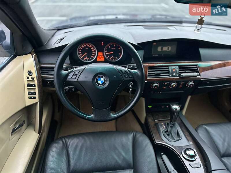 Седан BMW 5 Series 2004 в Киеве