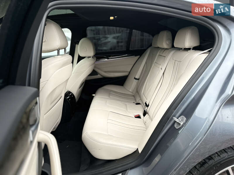 Седан BMW 5 Series 2021 в Львове