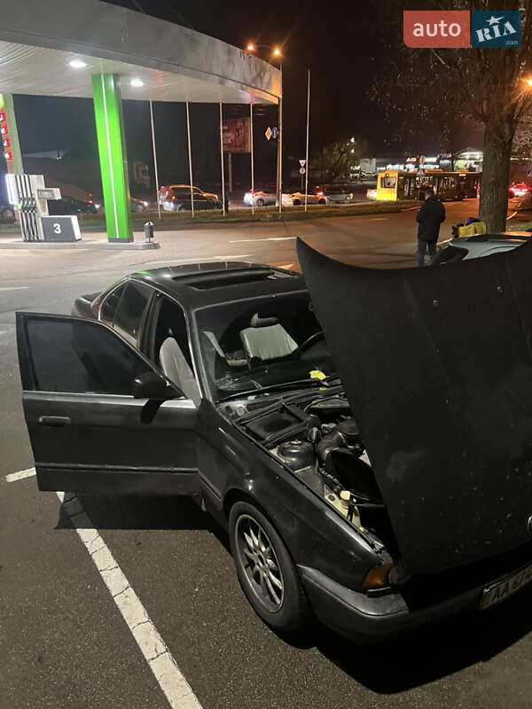 Седан BMW 5 Series 1989 в Киеве фото Седан BMW 5 Series 1989 в Киеве