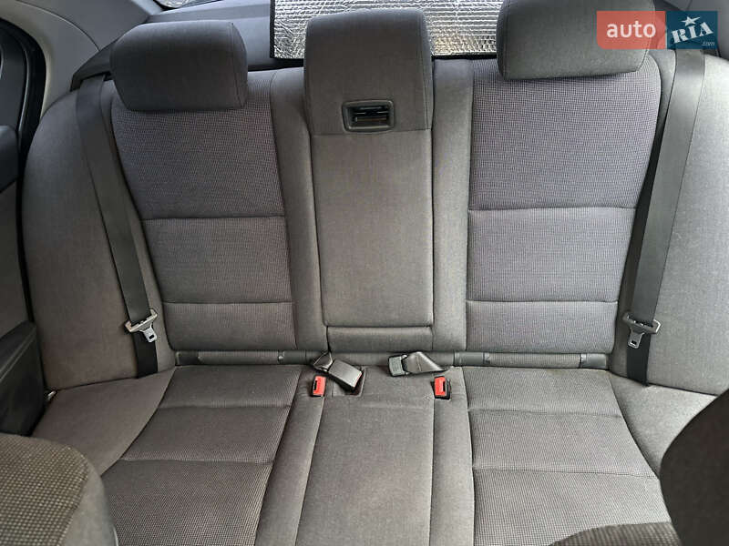 Седан BMW 5 Series 2004 в Виннице