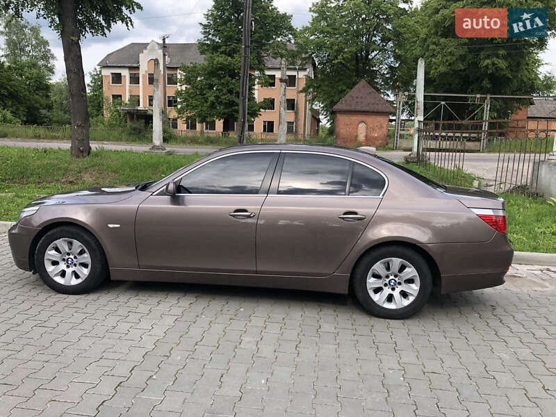 Седан BMW 5 Series 2004 в Львове