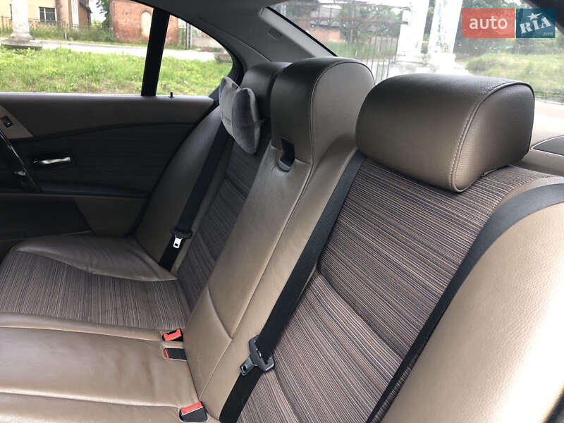 Седан BMW 5 Series 2004 в Львове