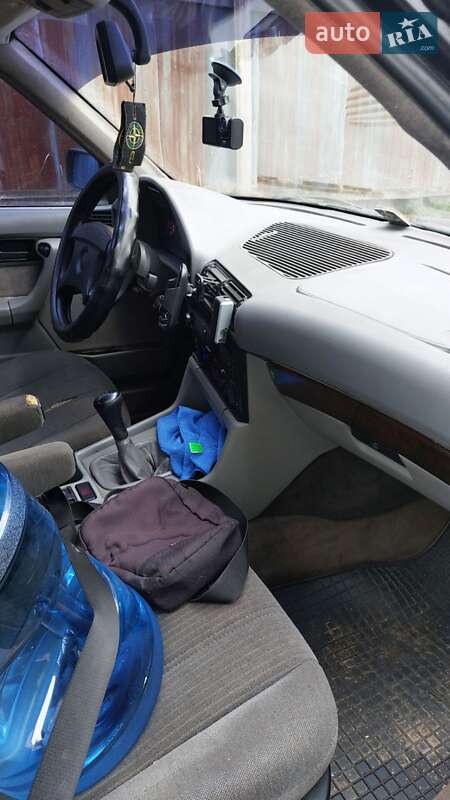 Седан BMW 5 Series 1994 в Вінниці