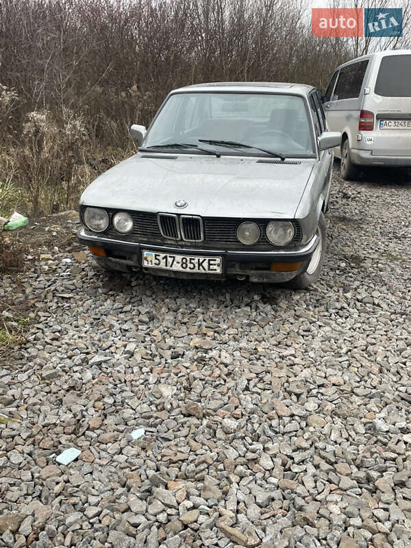 BMW 5 Series 1987 BMW 5 Series 1987