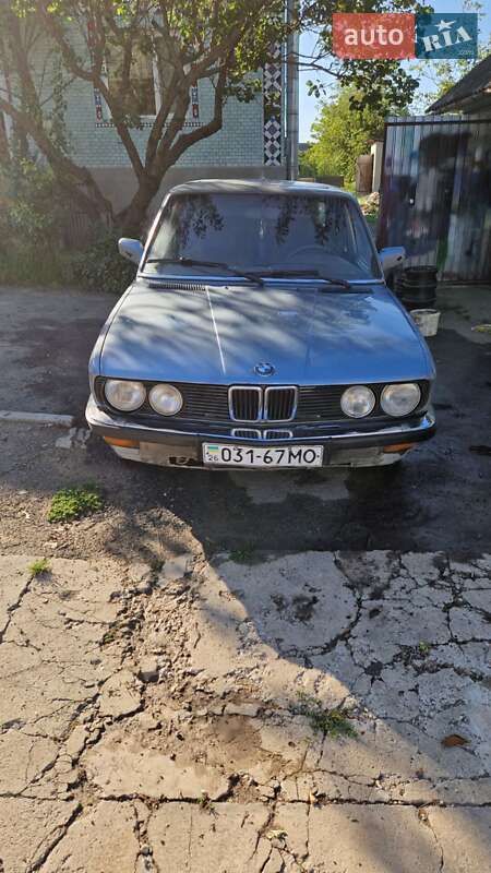 Седан BMW 5 Series 1986 в Кам'янець-Подільському