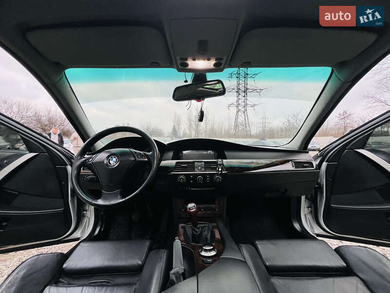 Седан BMW 5 Series 2004 в Харкові