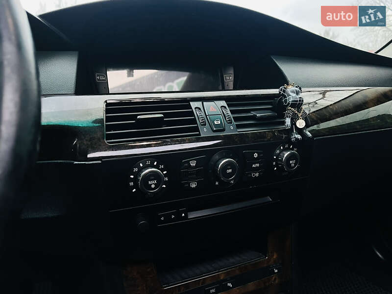 Седан BMW 5 Series 2004 в Харкові