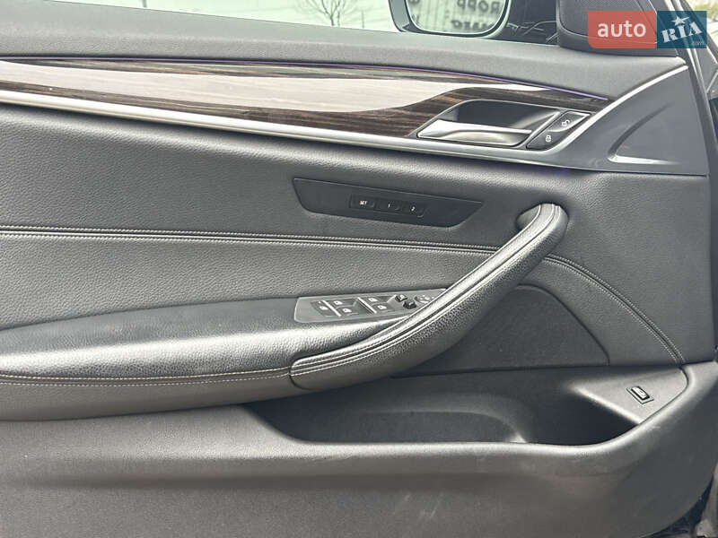 Седан BMW 5 Series 2017 в Киеве