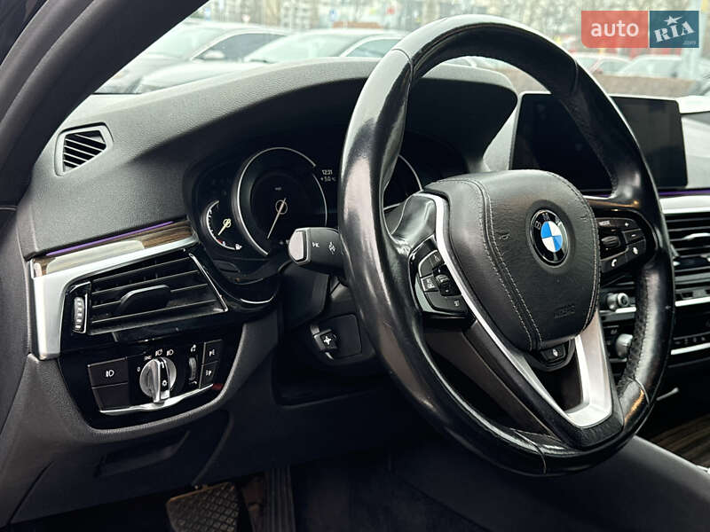 Седан BMW 5 Series 2017 в Киеве