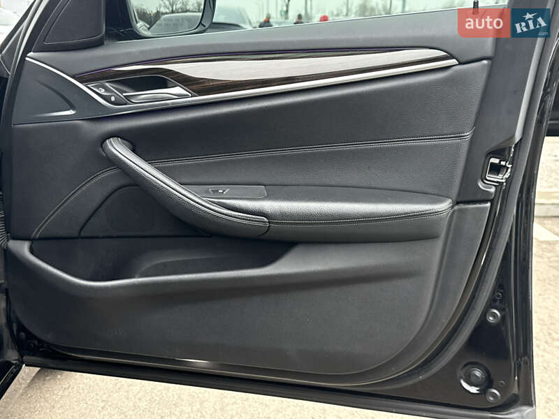 Седан BMW 5 Series 2017 в Киеве