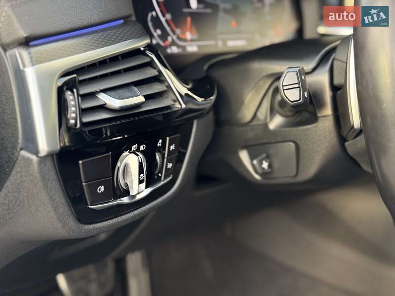 Седан BMW 5 Series 2021 в Мукачево