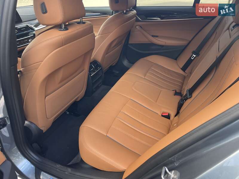 Седан BMW 5 Series 2019 в Черновцах