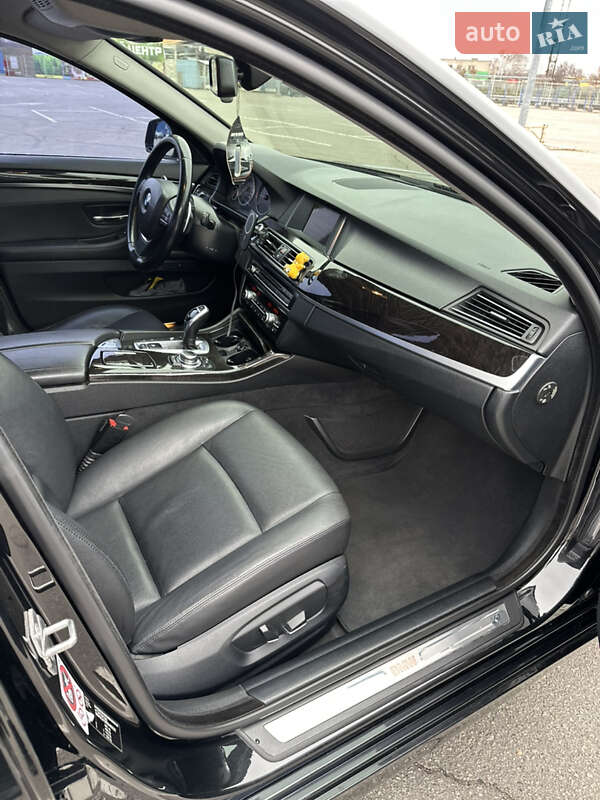 Седан BMW 5 Series 2015 в Дніпрі