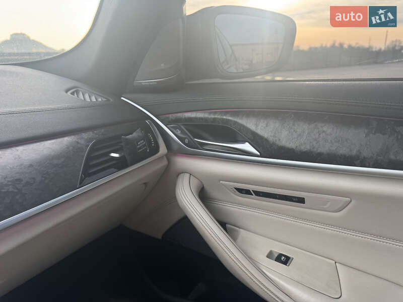 Седан BMW 5 Series 2017 в Мукачево