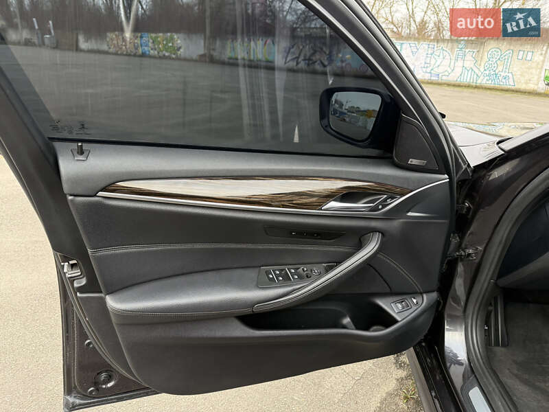 Седан BMW 5 Series 2018 в Хмельницком фото 17 Седан BMW 5 Series 2018 в Хмельницком