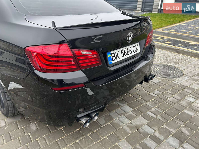 Седан BMW 5 Series 2013 в Вараше