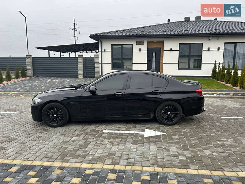 Седан BMW 5 Series 2013 в Вараше