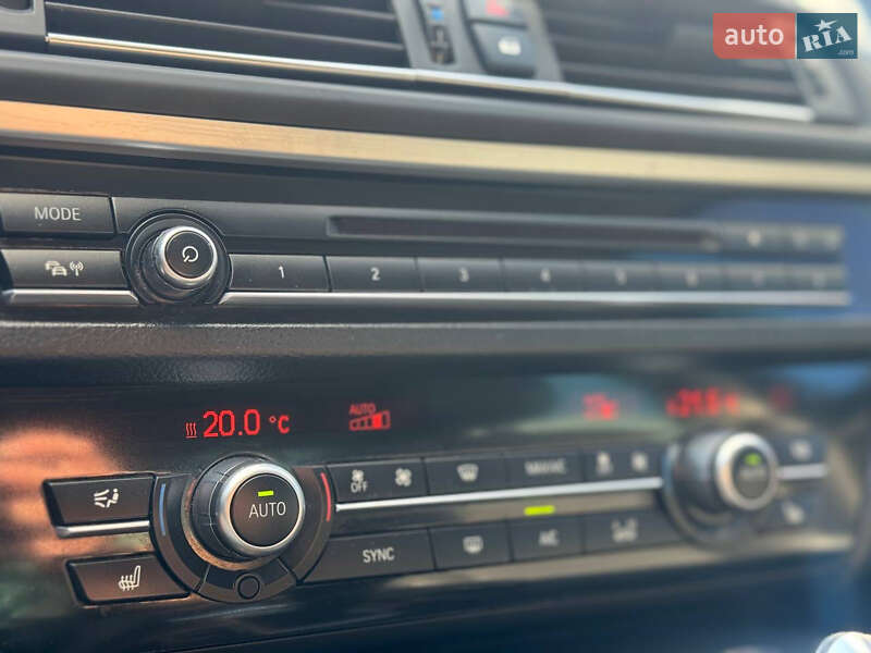 Седан BMW 5 Series 2013 в Вараше