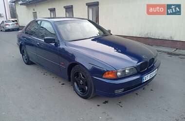 Седан BMW 5 Series 2000 в Долині
