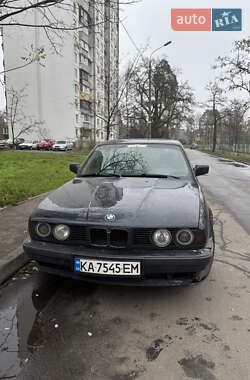 Седан BMW 5 Series 1989 в Киеве