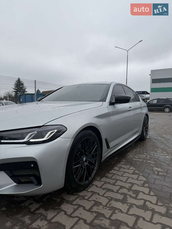 Седан BMW 5 Series 2018 в Нововолинську