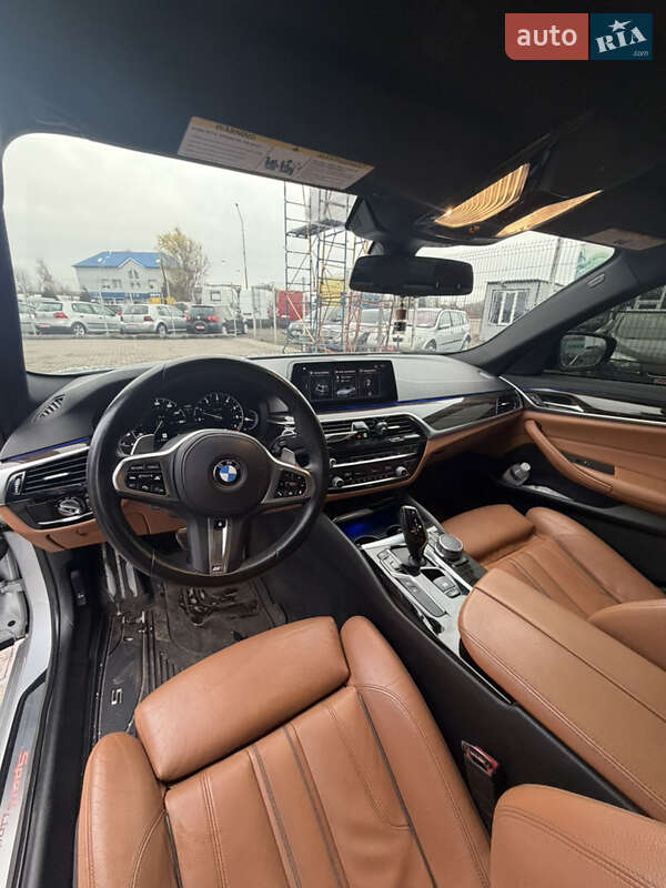 Седан BMW 5 Series 2018 в Нововолинську
