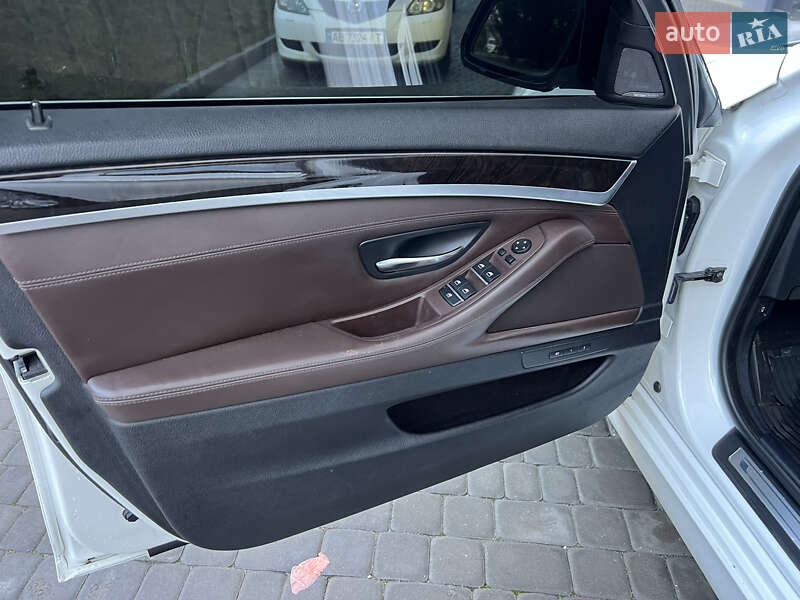 Седан BMW 5 Series 2014 в Вінниці фото 36 Седан BMW 5 Series 2014 в Вінниці