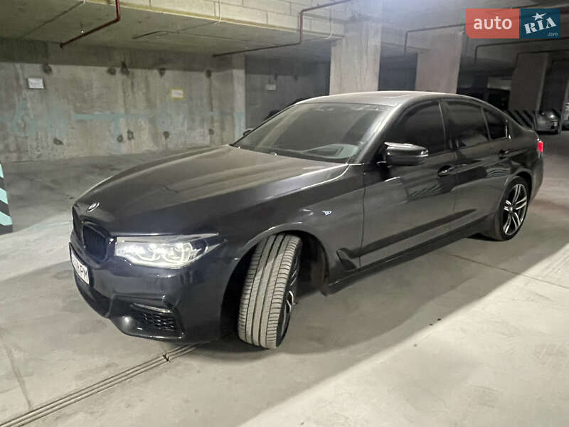 Седан BMW 5 Series 2017 в Львове