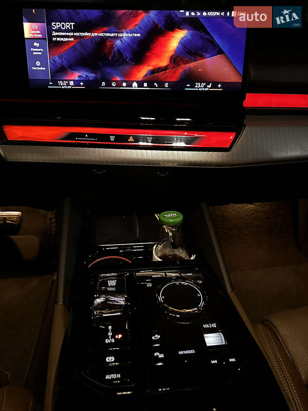 Седан BMW 5 Series 2024 в Киеве