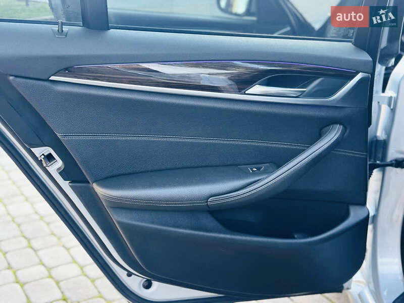 Седан BMW 5 Series 2018 в Львові фото 41 Седан BMW 5 Series 2018 в Львові