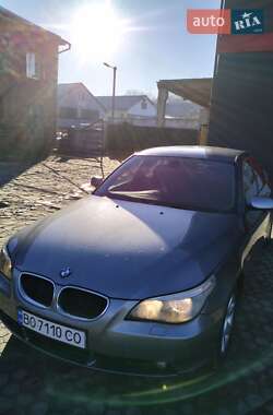 Седан BMW 5 Series 2004 в Кременце