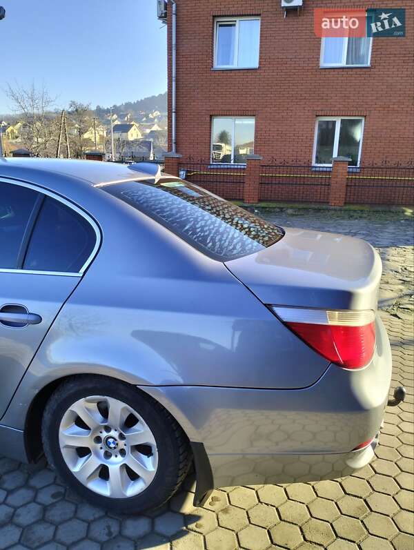 Седан BMW 5 Series 2004 в Кременце