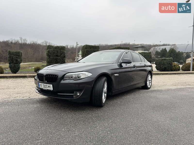 Седан BMW 5 Series 2011 в Днепре