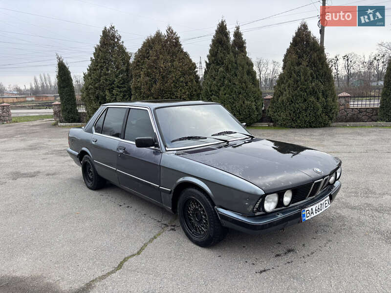 BMW 5 Series 1984