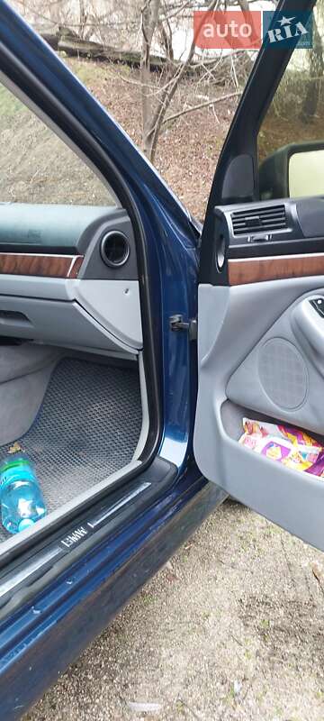 Седан BMW 5 Series 1999 в Кропивницькому