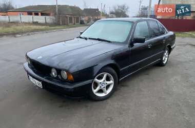 Седан BMW 5 Series 1992 в Ромнах