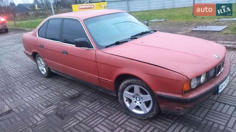 Седан BMW 5 Series 1990 в Жидачові