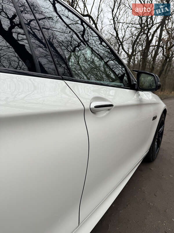 Седан BMW 5 Series 2015 в Новомосковске