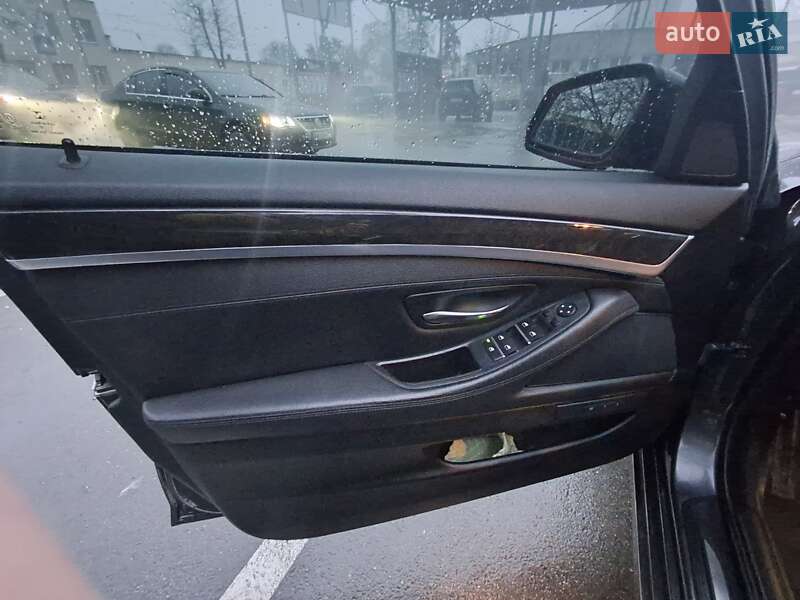 Седан BMW 5 Series 2015 в Києві