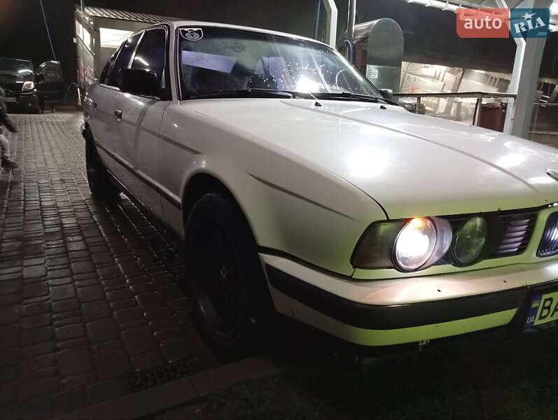 Седан BMW 5 Series 1990 в Зеленодольську