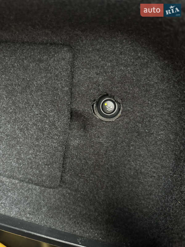 Седан BMW 5 Series 2013 в Ужгороді