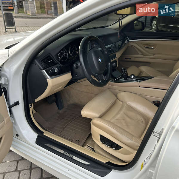 Седан BMW 5 Series 2011 в Львові