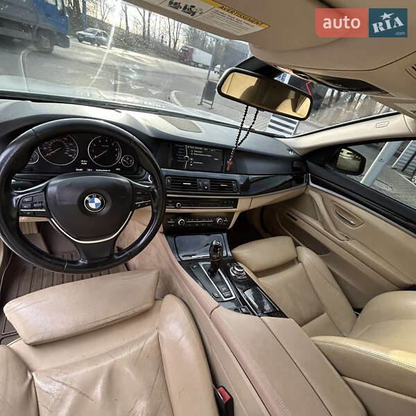 Седан BMW 5 Series 2011 в Львові