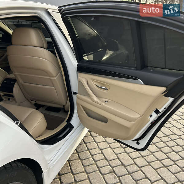 Седан BMW 5 Series 2011 в Львові