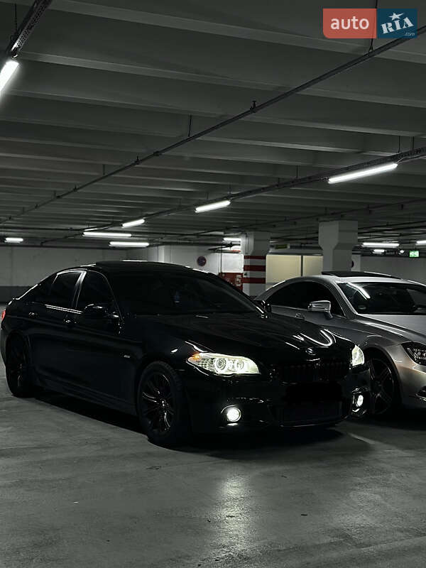 Седан BMW 5 Series 2012 в Черновцах