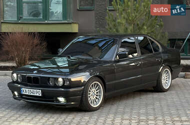 Седан BMW 5 Series 1991 в Киеве