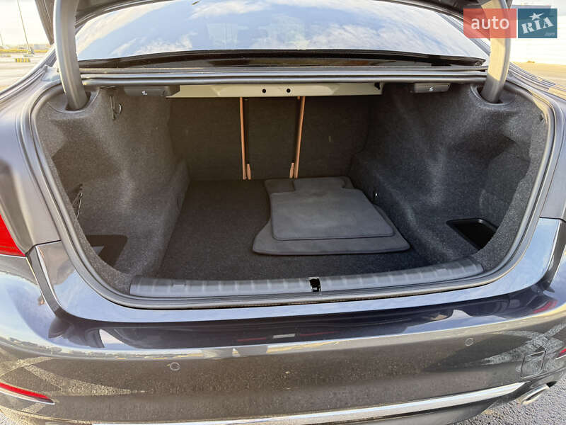 Седан BMW 5 Series 2017 в Львові